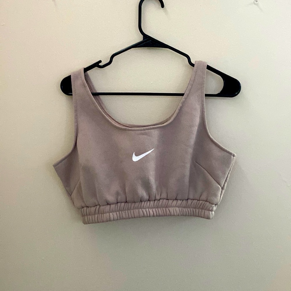 Nike top